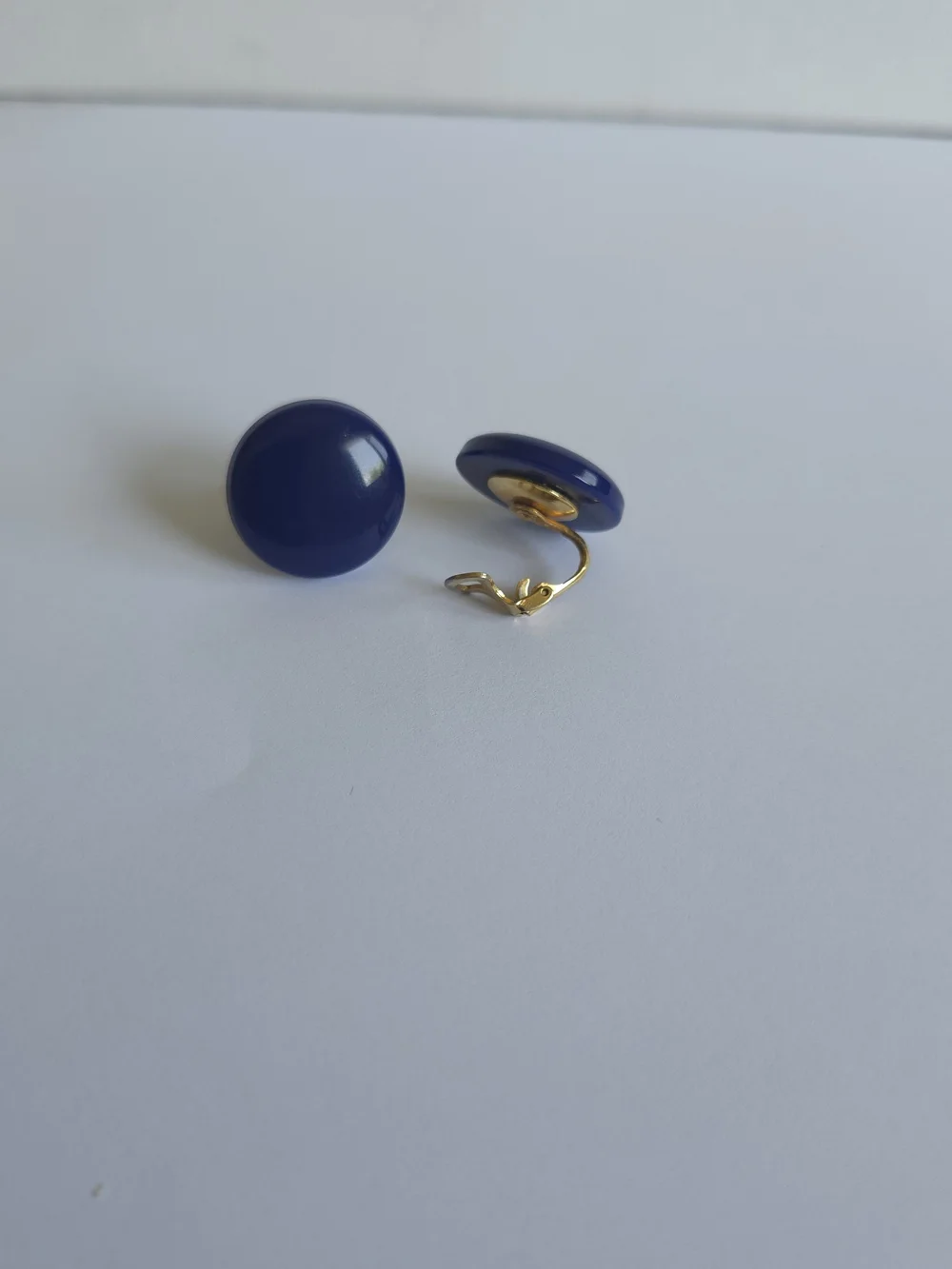Vintage 1980s Cobalt Navy Blue Enamel Button Clip On Earrings Gold Tone - Picture 4 of 11